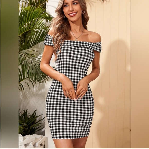 🖤 Gingham Plaid Bodycon Mini Dress – Size Small (US S) 🖤 - Picture 1 of 4